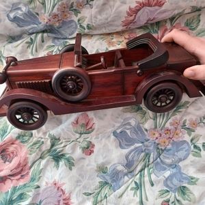 Auntie car